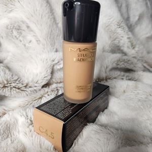 *NEW* MAC Studio Radiance Serum Powered Foundation (C4.5)